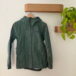 Green Patagonia Torrentshell rain jacket, green | Size XS